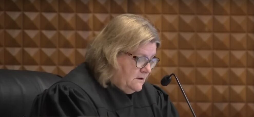 Indicted US judge denies blocking immigration arrest