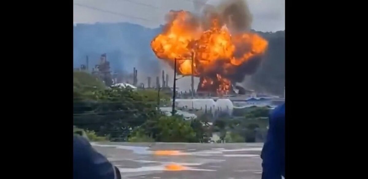 Ecuador's biggest oil refinery hit by fire