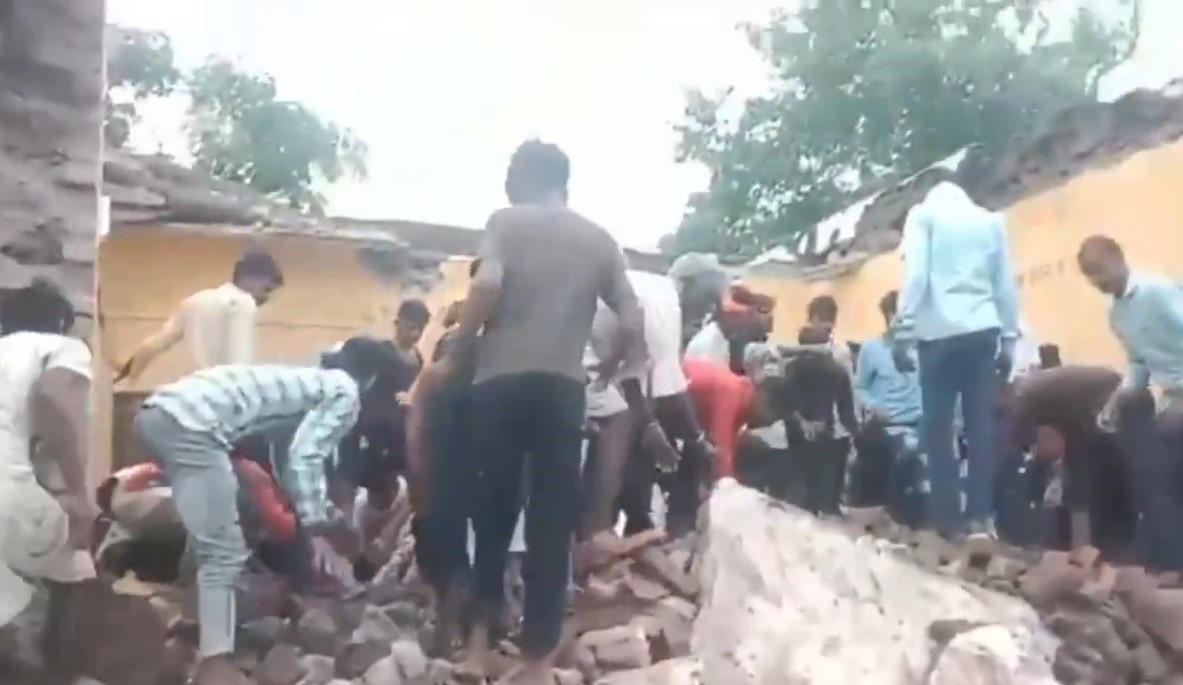 "Seven children killed in India school roof collapse: police