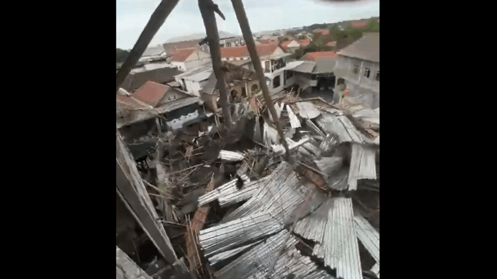 "Dozens missing, three dead in Indonesia school collapse