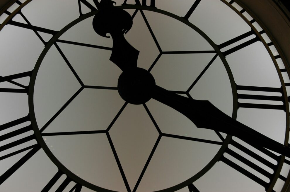 Time to stop clock changes, says Brussels
