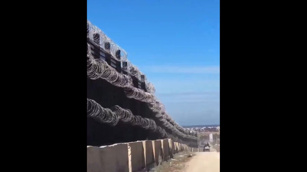 Israel declares Egypt border