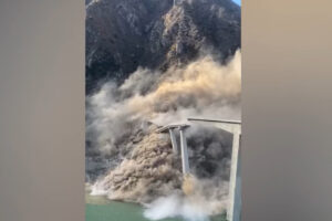 Hongqi Bridge collapsed china