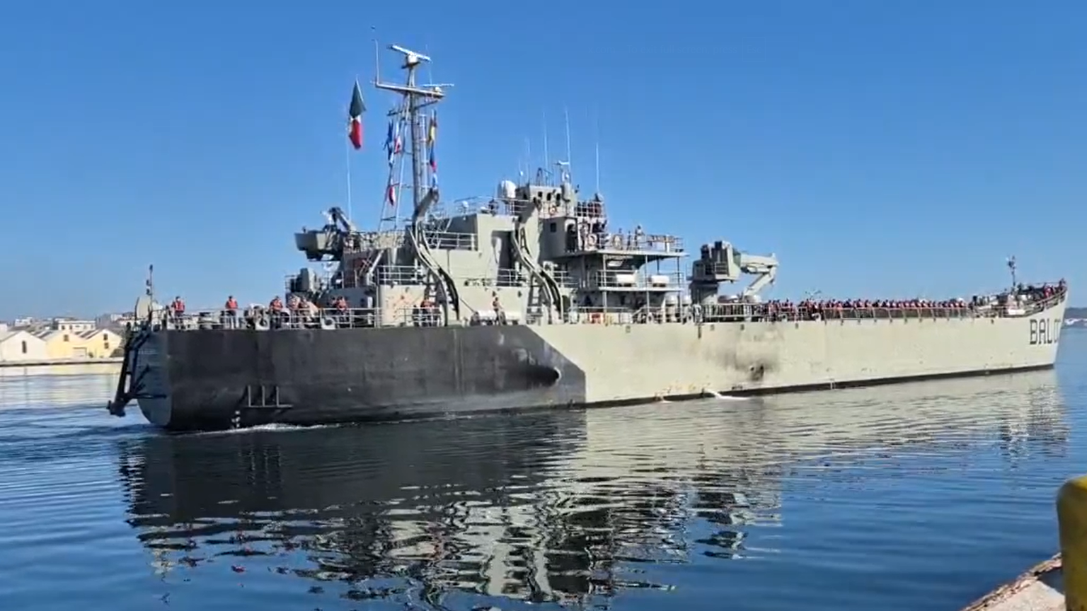 Two ships with humanitarian aid from Mexico arrive in Cuba: AFP