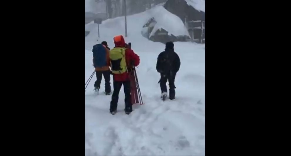 "Nine skiers missing in California avalanche"