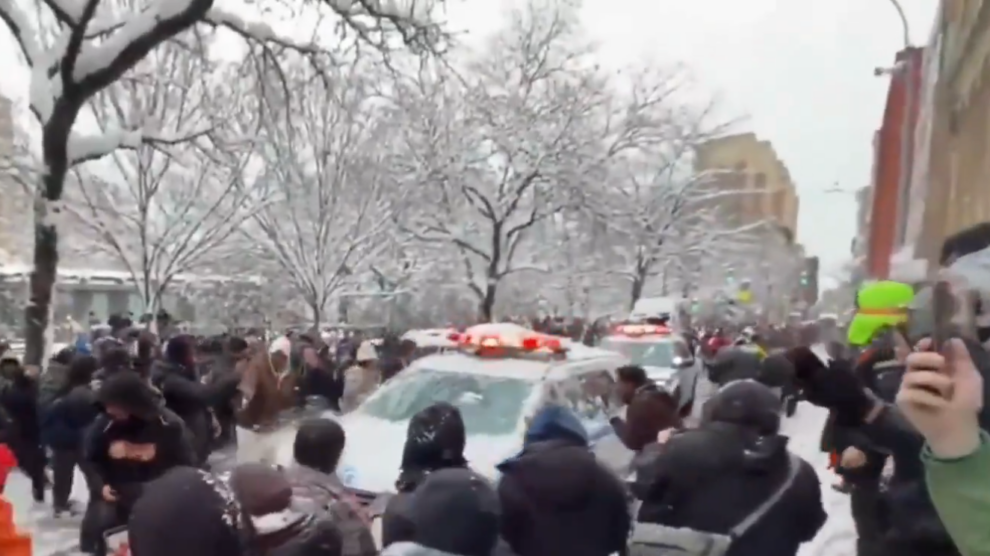 After blizzard, US officials slam snowball attack injuring New York police