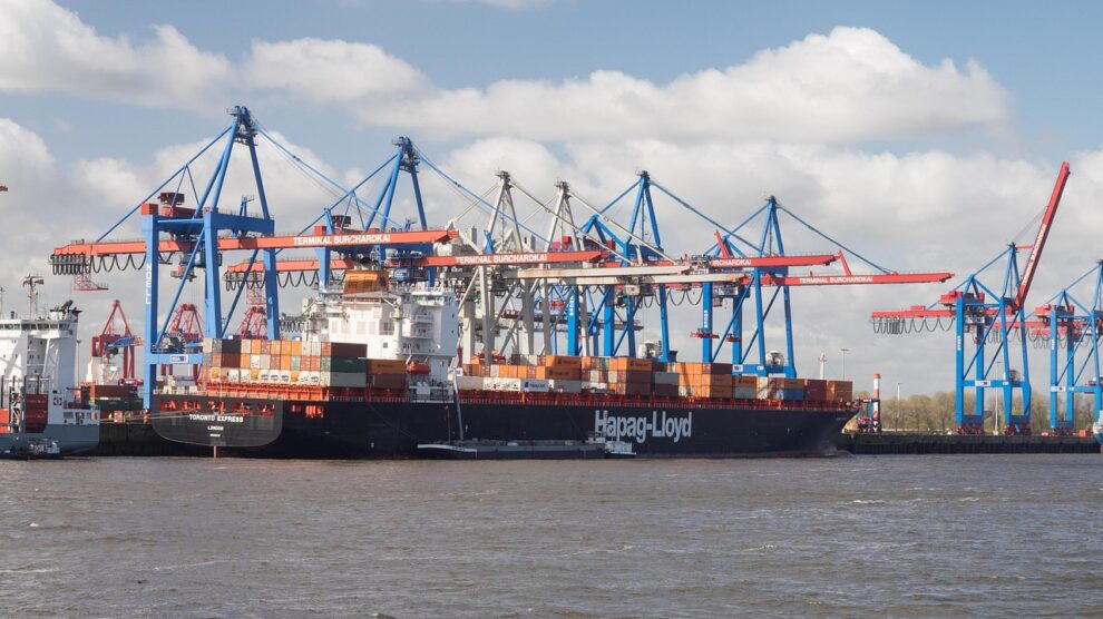 Shipping firm Hapag-Lloyd says suspends Gulf bookings until further notice