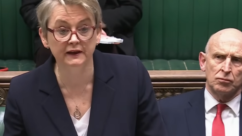 UK foreign minister warns Iran against 'directly' targeting British bases