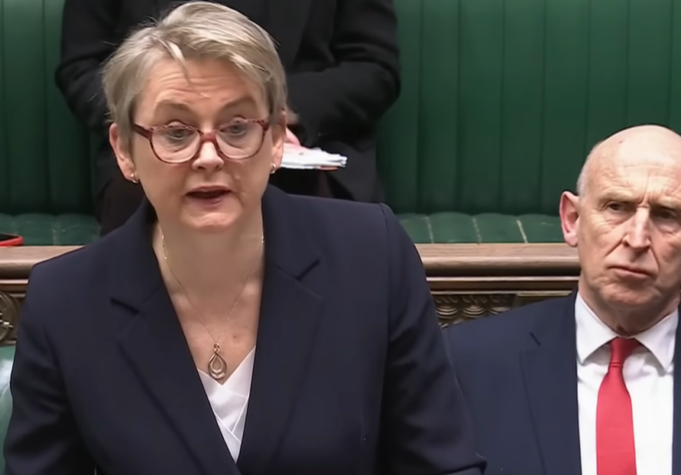 UK foreign minister warns Iran against 'directly' targeting British bases