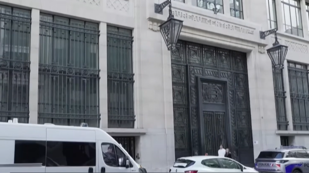 US banks in Paris tighten security, order remote work over pro-Iran threat