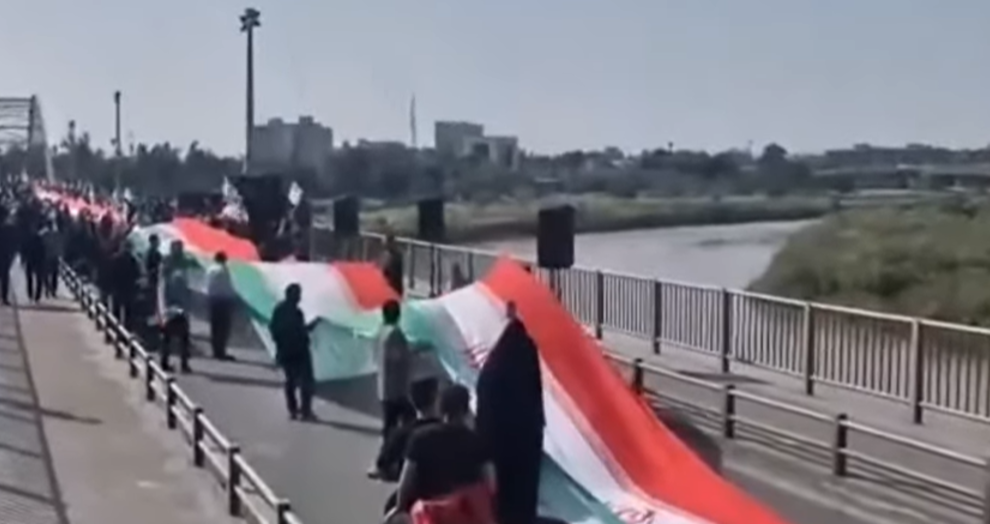 Iranians form human chains at power plants: state media