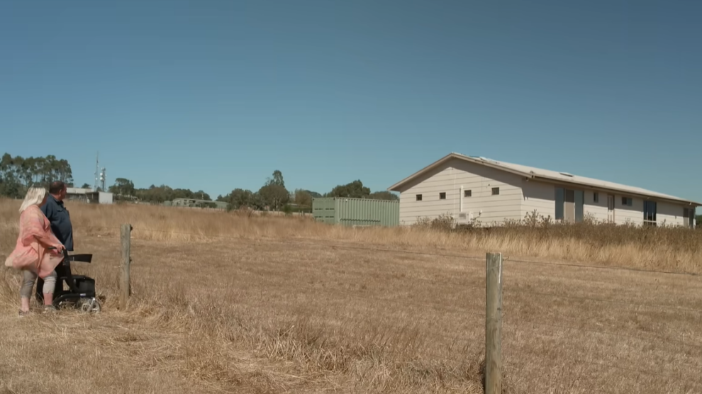 "Australian couple moves house from wrong plot"