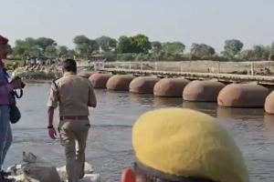 At least 10 dead after boat hits bridge in India: police