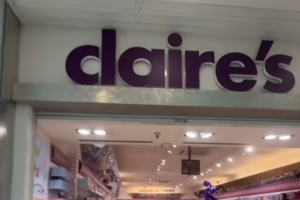 "Claire's shuts 154 shops, fires 1,300 in UK and Ireland