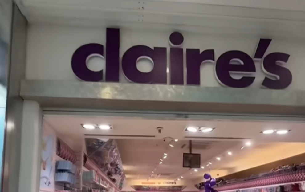 "Claire's shuts 154 shops, fires 1,300 in UK and Ireland