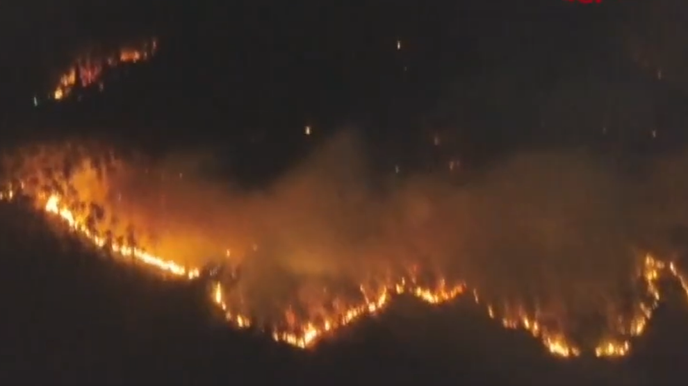 Thousands flee Tuscany wildfire