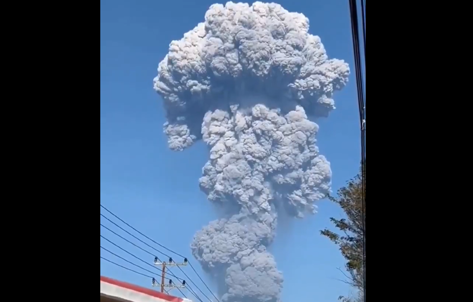 Indonesia volcanic eruption kills three hikers: officials
