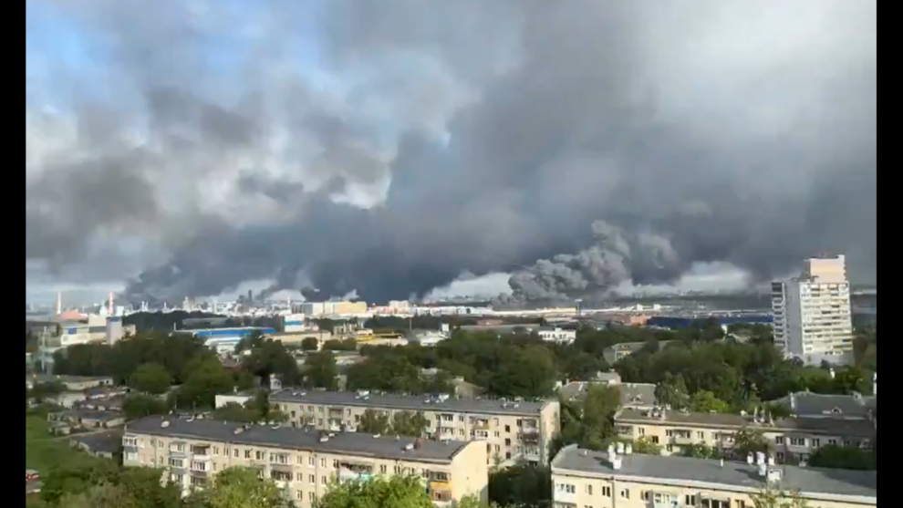 "Ukraine sets Moscow refinery ablaze in biggest attack in years