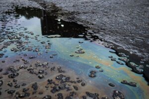 Venezuela says oil spill from Trinidad and Tobago reaches its shore