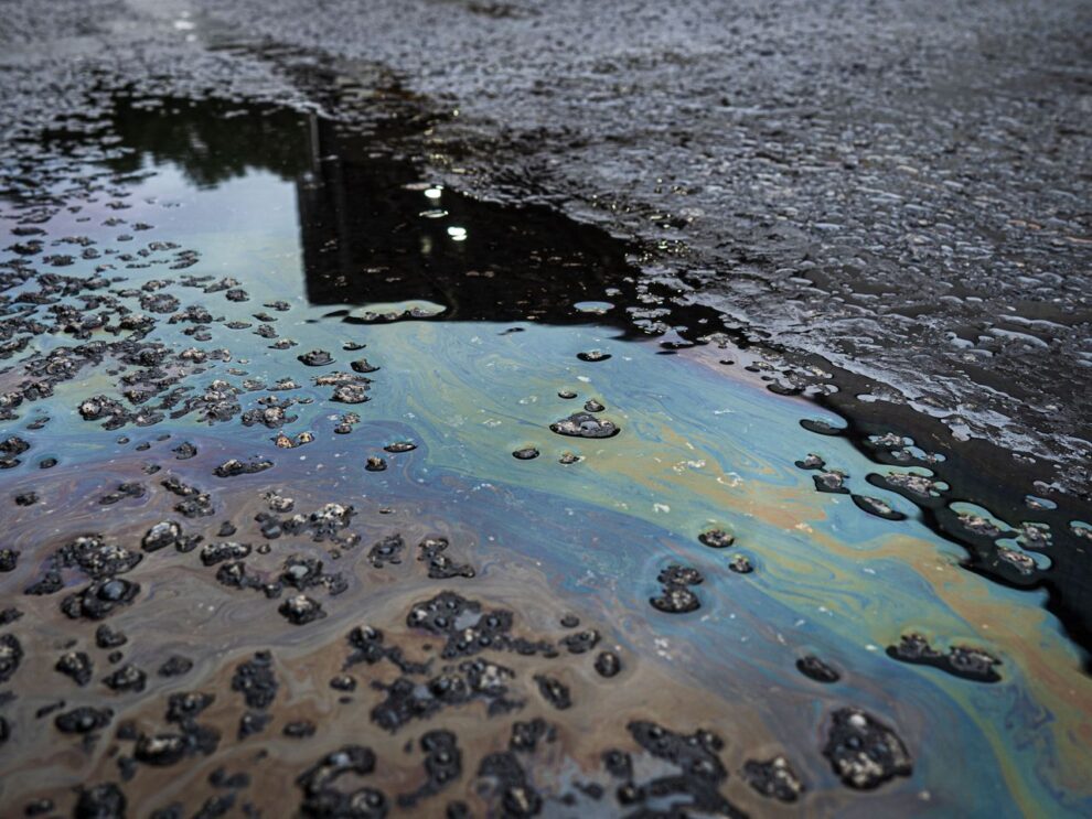 Venezuela says oil spill from Trinidad and Tobago reaches its shore