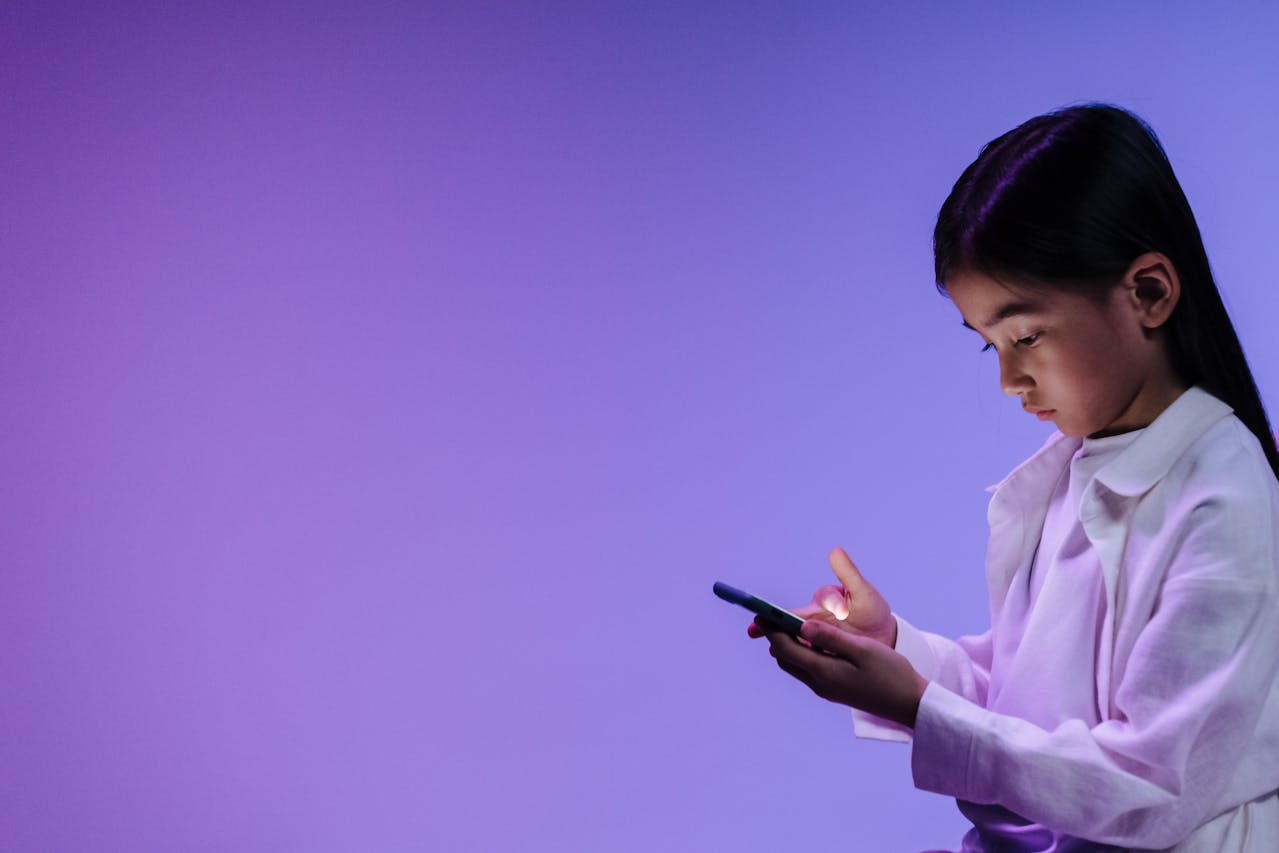 Sweden health agency recommends no smartphones for children under 13