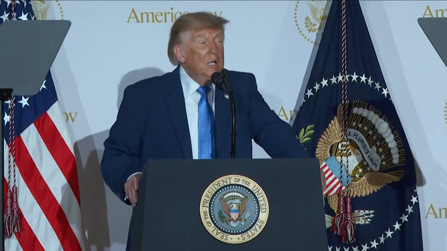 Trump unveils AI chatbot for US government services