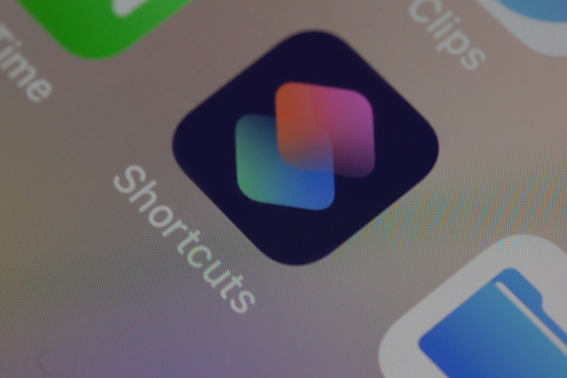 How to Make Your Stolen iPhone Send Its Location When Connected to Charger